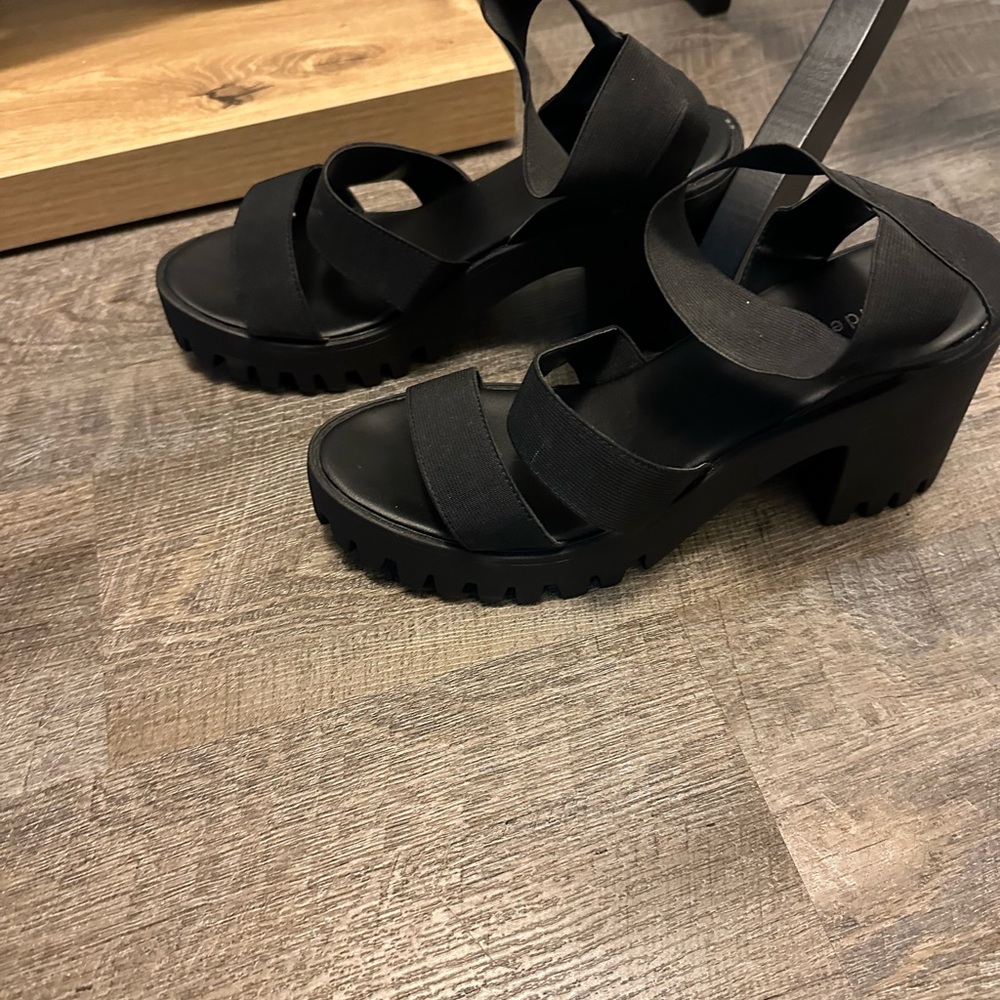 Madden Girl Lugg Heel